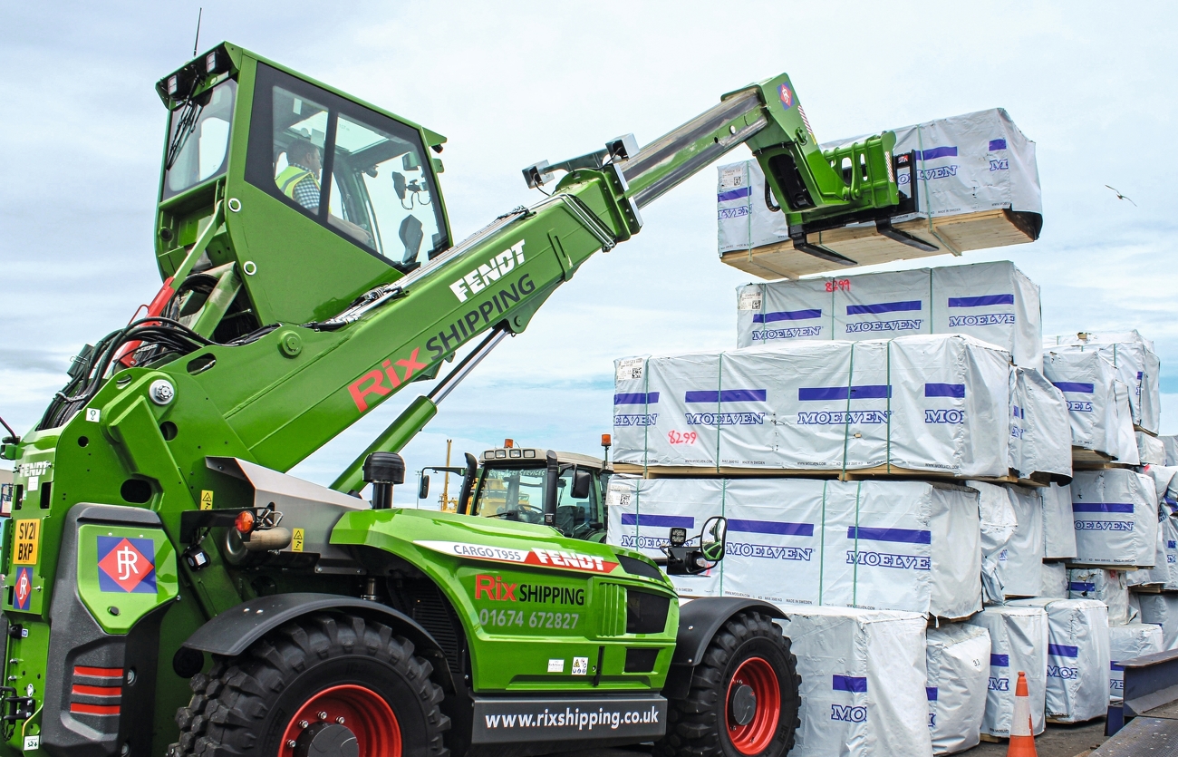The Fendt Cargo T 955 is handling the cargo in the harbour of Montrose.